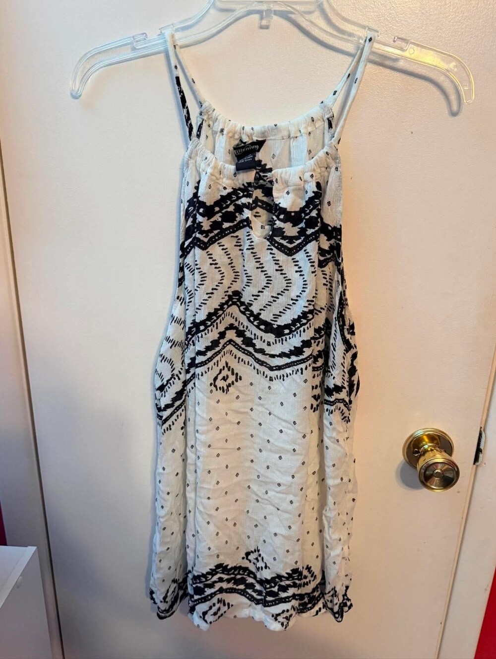 Millenium black and white tribal geometric printed tank top 2X